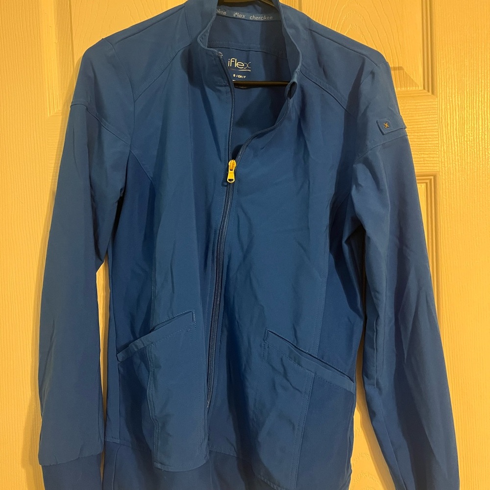 IFlex SCRUB jacket in royal blue. It is extremely comfortable and like new.